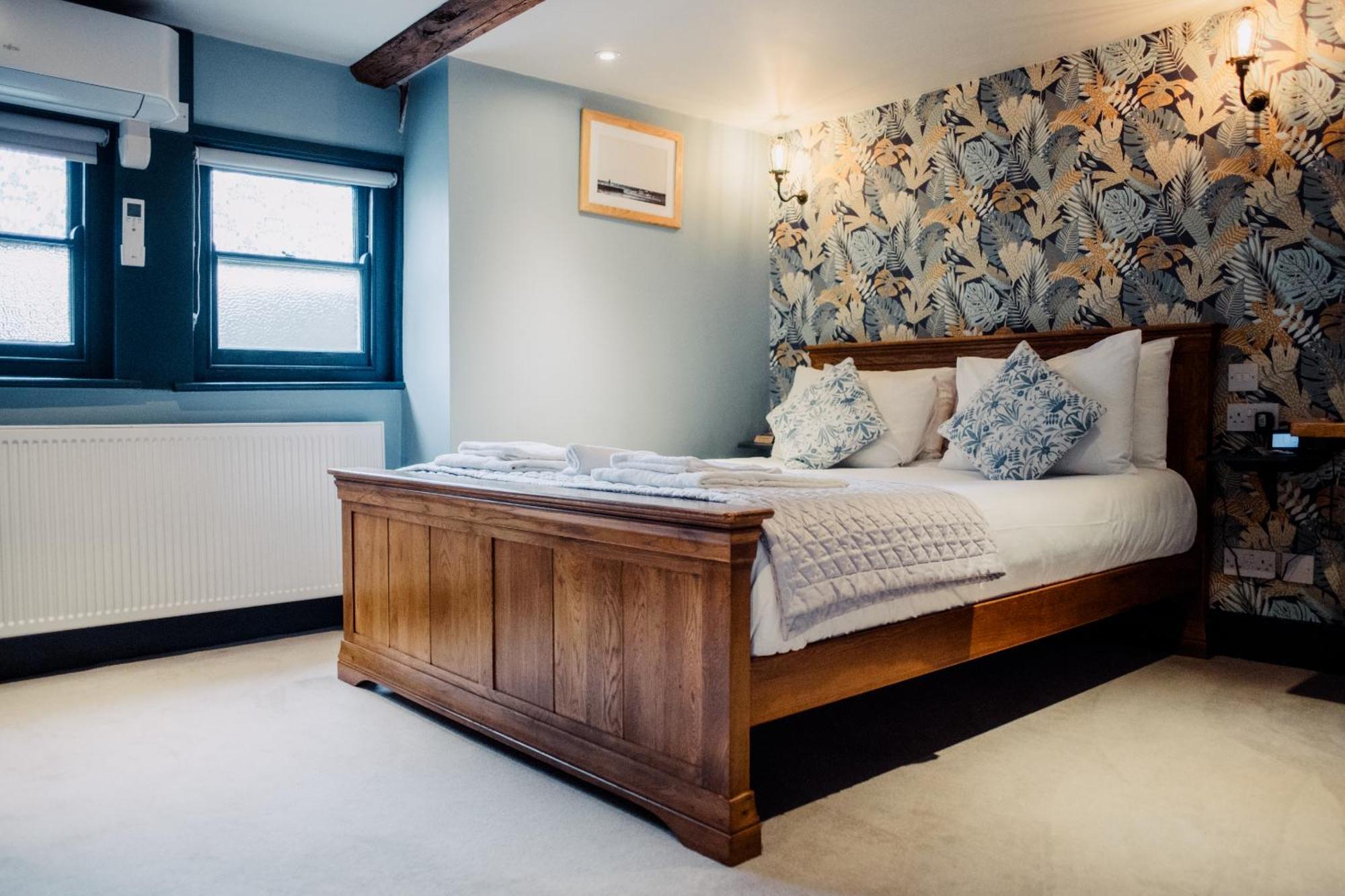 Deluxe Double Room with Shower